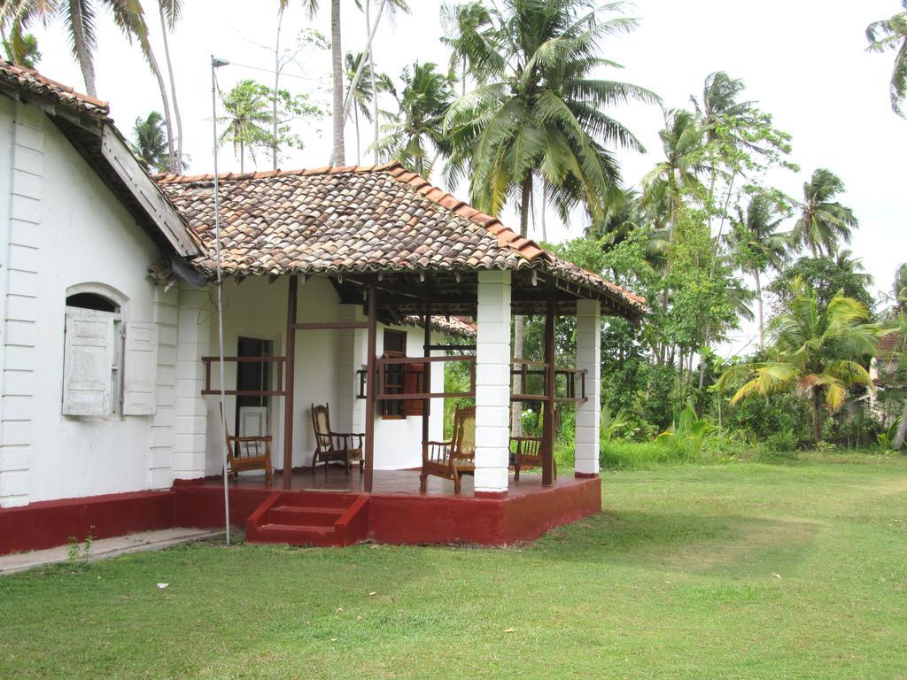 The Colonial Villa Midigama Exterior photo