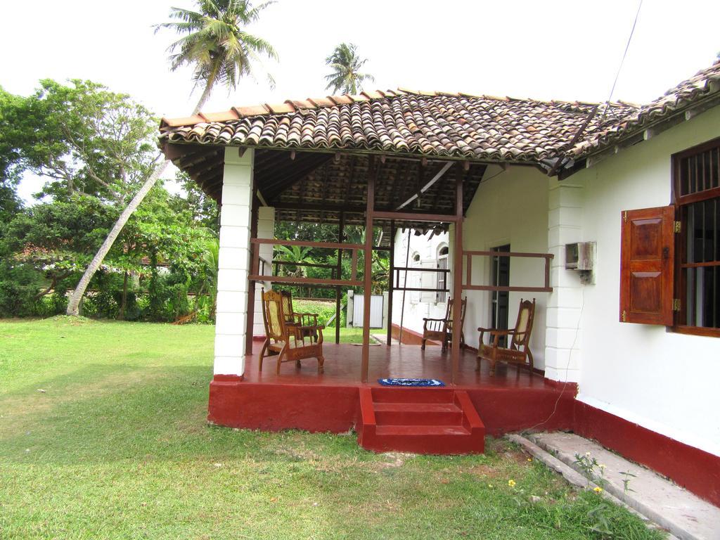 The Colonial Villa Midigama Exterior photo